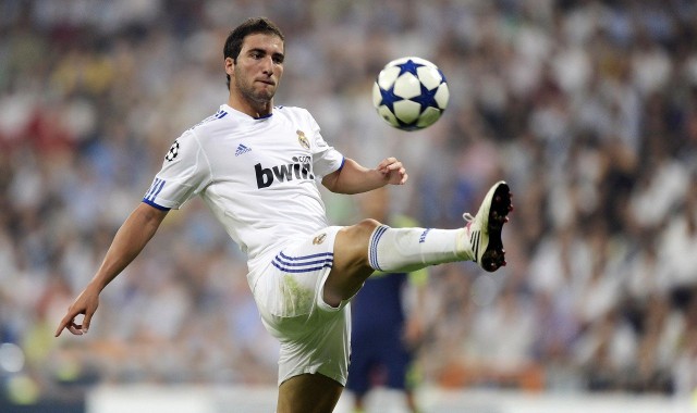 【b体育下载】卡拉巴赫神锋创欧战史诗纪录 三场开场闪击铸就足坛唯一传奇