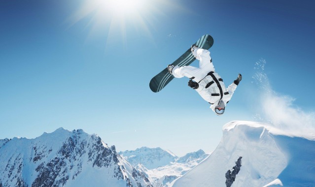 b体育下载-前西班牙人球员阿瓜多出庭受审 涉强奸案坚称双方自愿