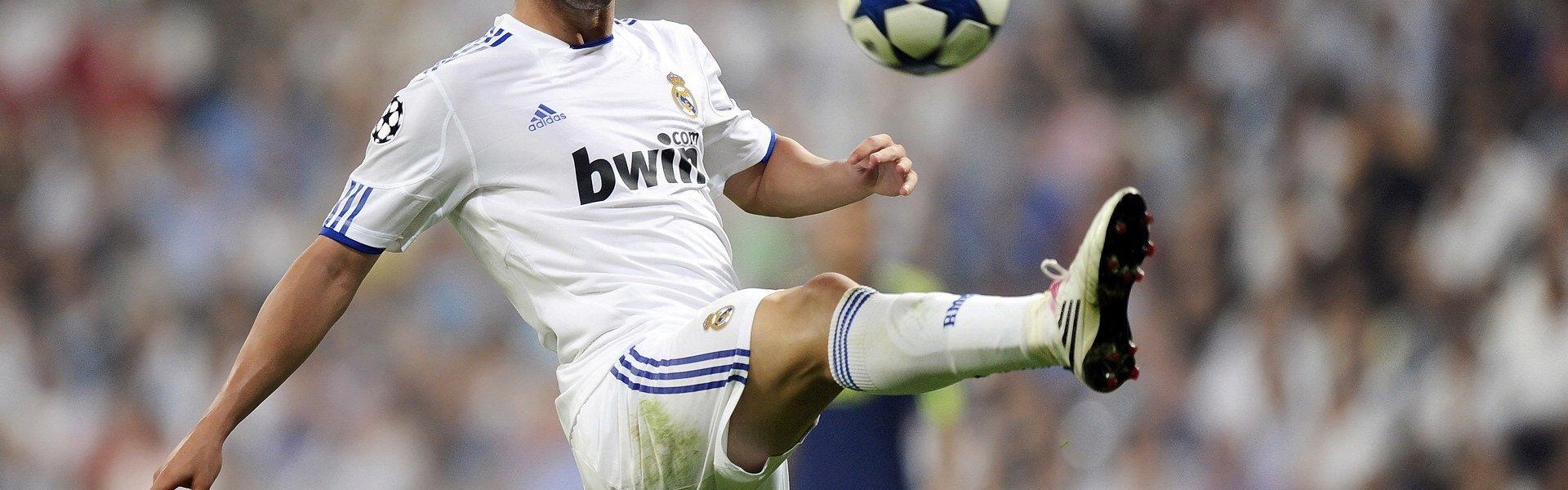 b体育：从天堂到地狱，索博激情庆祝后遭绝杀，泪洒绿茵场