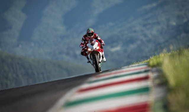 b体育-青春风暴席卷赛场，杨瀚森空中接力暴扣点燃全场