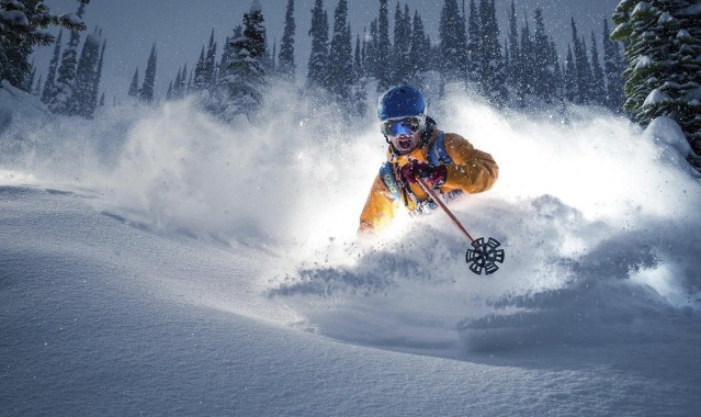b体育下载-历史性突破！登贝莱追随梅西脚步，三冠王荣耀后终夺金球奖