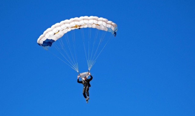 b体育|邮报曝巴萨财政再收紧，拉什福德转会梦碎？英超留人现转机