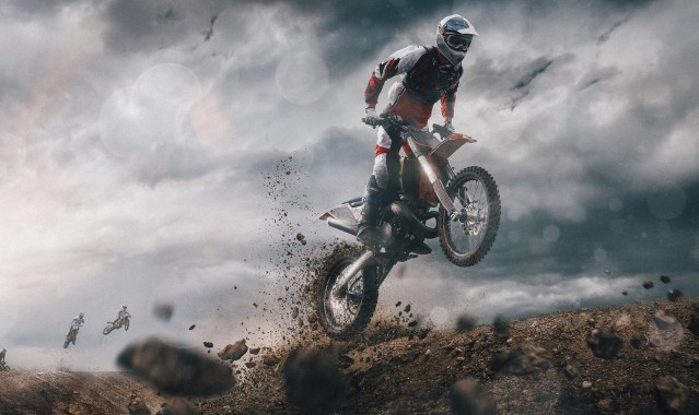 【b体育】迪恩-亨德森帽子戏法引热议 芒特破门后门将愤然掷帽成焦点