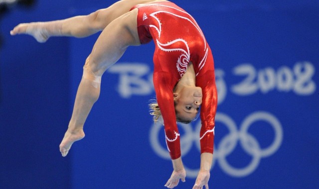 b体育入口_非洲足坛身价巅峰，萨拉赫与马内并列历史榜首，德转数据揭示大陆巨星光芒